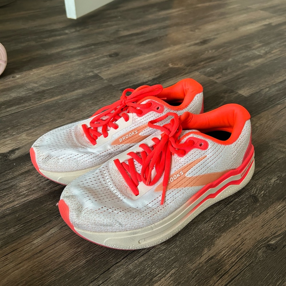 Brooks Ghost Max 2